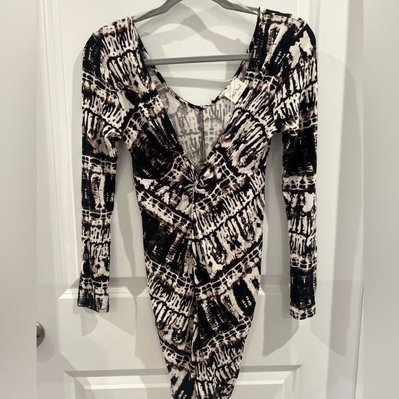 Deep V neck tight mini dress - Picture 2 of 3